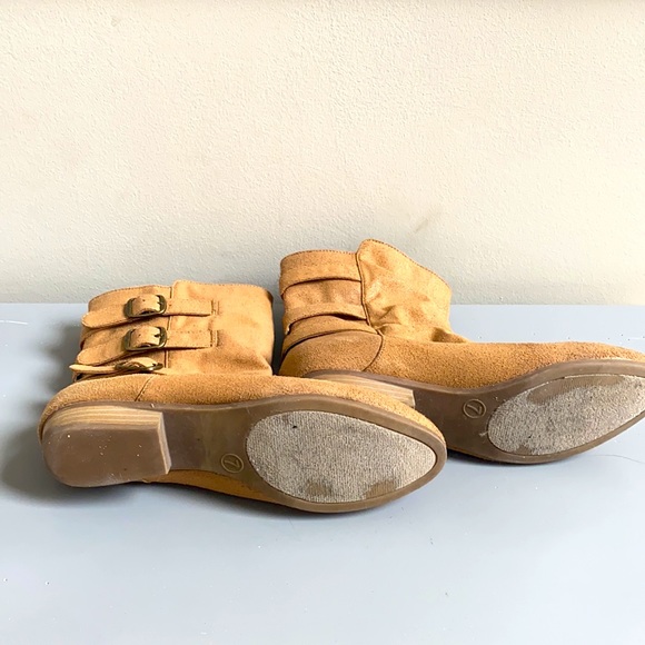 Light tan suede booties - Picture 2 of 2